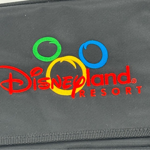 NWOT Black Disneyland‎ Resort Buckle Fanny Pack Disney Parks Exclusive - Picture 7 of 10